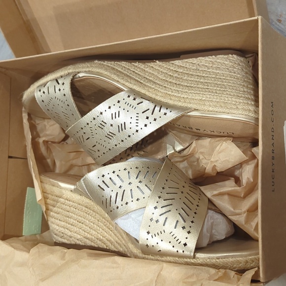 NWT Lucky Brand Women's KEELA Wedge Sandal wide width - Picture 3 of 9